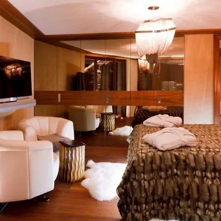 5br Stunning Chalet With Breathtaking Views